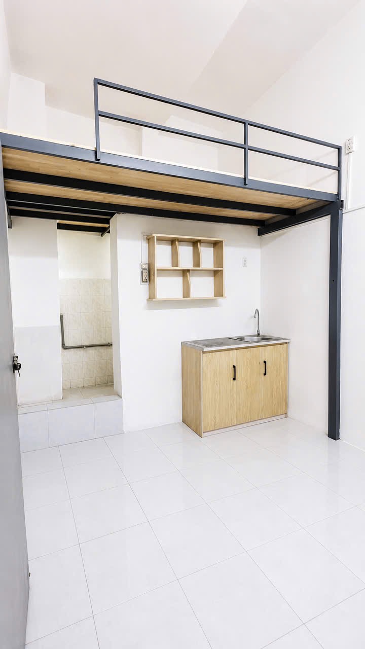 196/11 Cộng Hoà- Ngay cầu vượt Hoàng Hoa Thám- Học Viện Hàng  Không